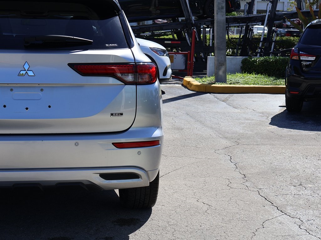 2022 Mitsubishi Outlander SEL photo 13
