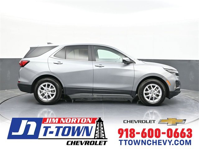 2024 Chevrolet Equinox LT's photo