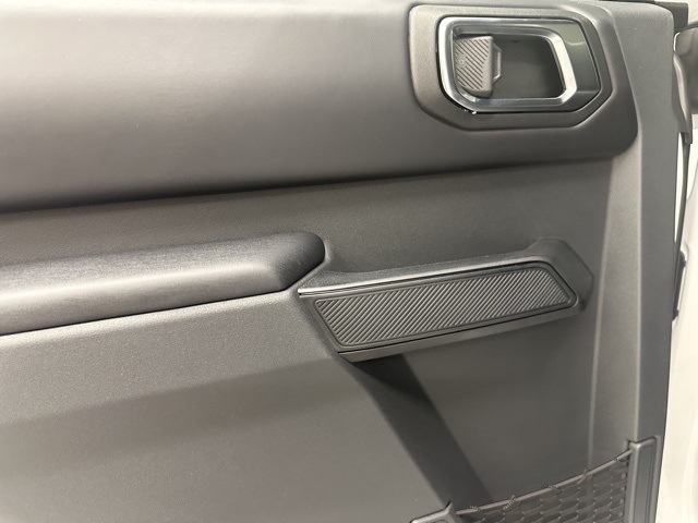 2025 Ford Bronco Outer Banks photo 17