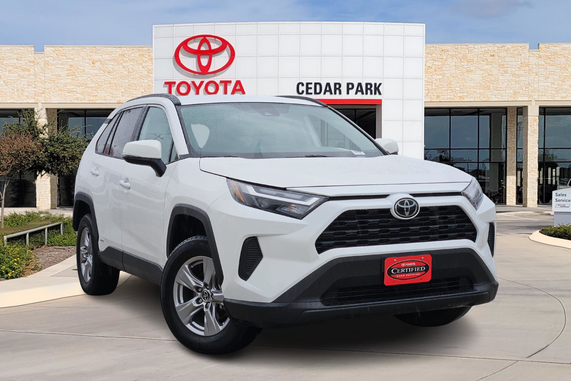 2025 Toyota RAV4 XLE's photo