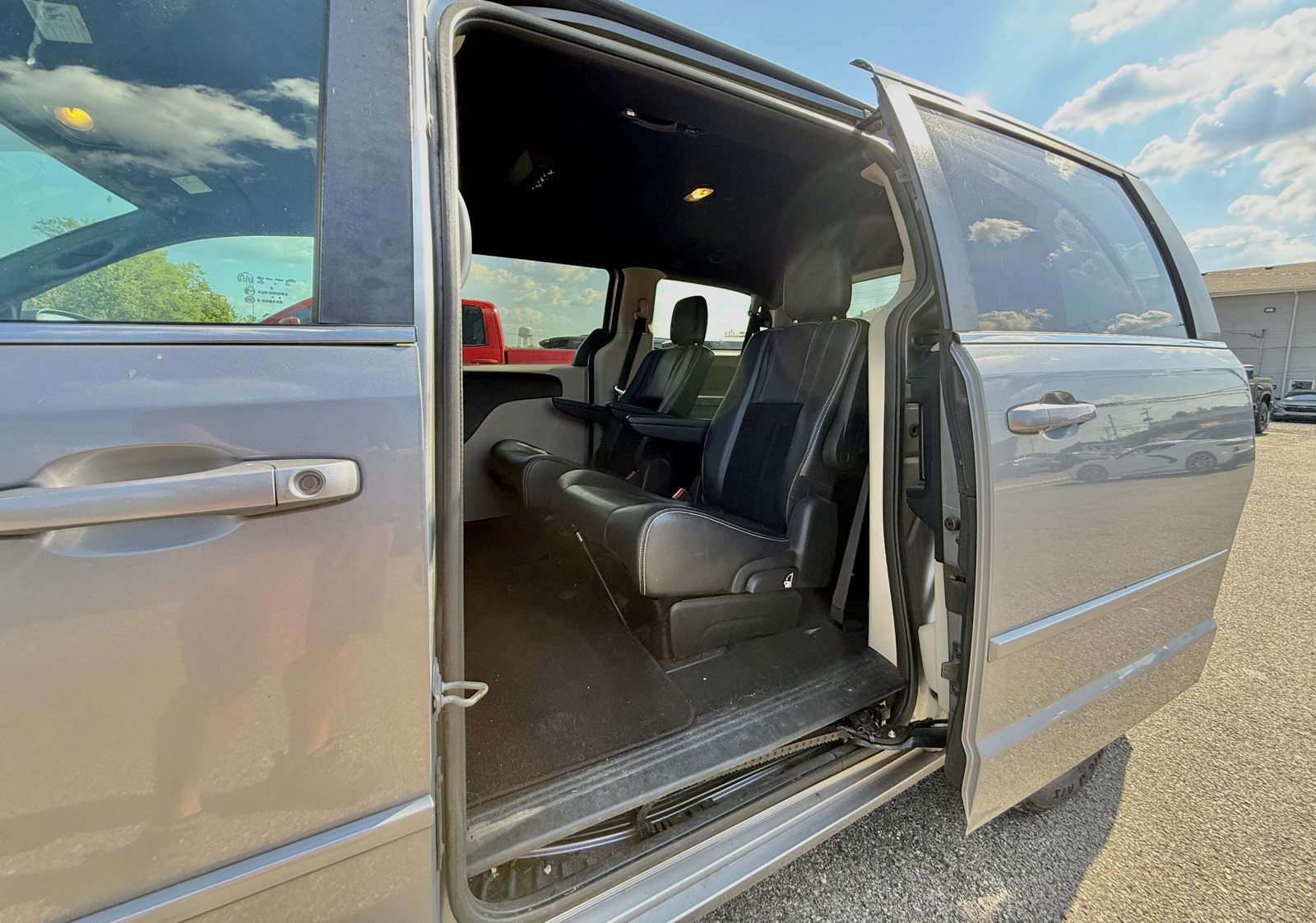 2014 Dodge Grand Caravan SXT photo 21