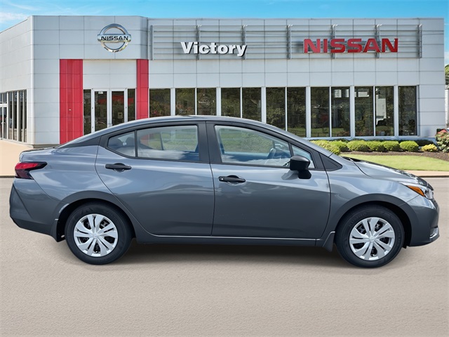 2025 Nissan Versa 1.6 S photo 2