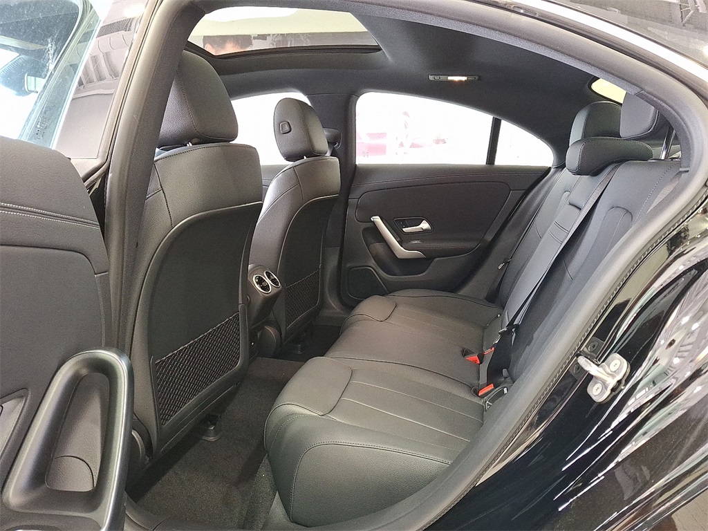 2025 Mercedes Benz CLA 250 4MATIC photo 6