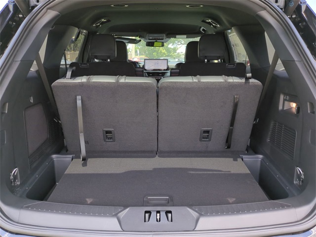 2025 Ford Explorer ST-Line photo 11