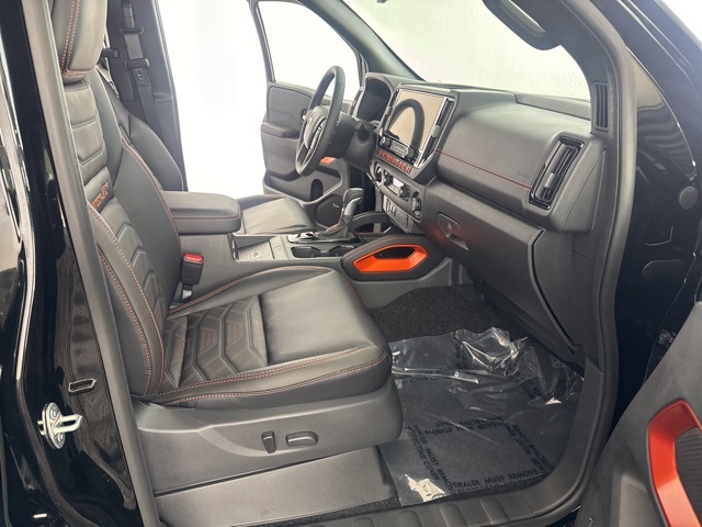 2025 Nissan Frontier PRO-4X photo 20