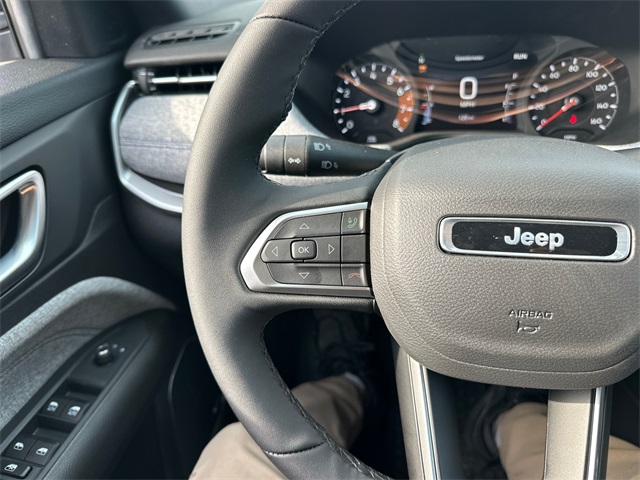 2025 Jeep Compass Latitude photo 30