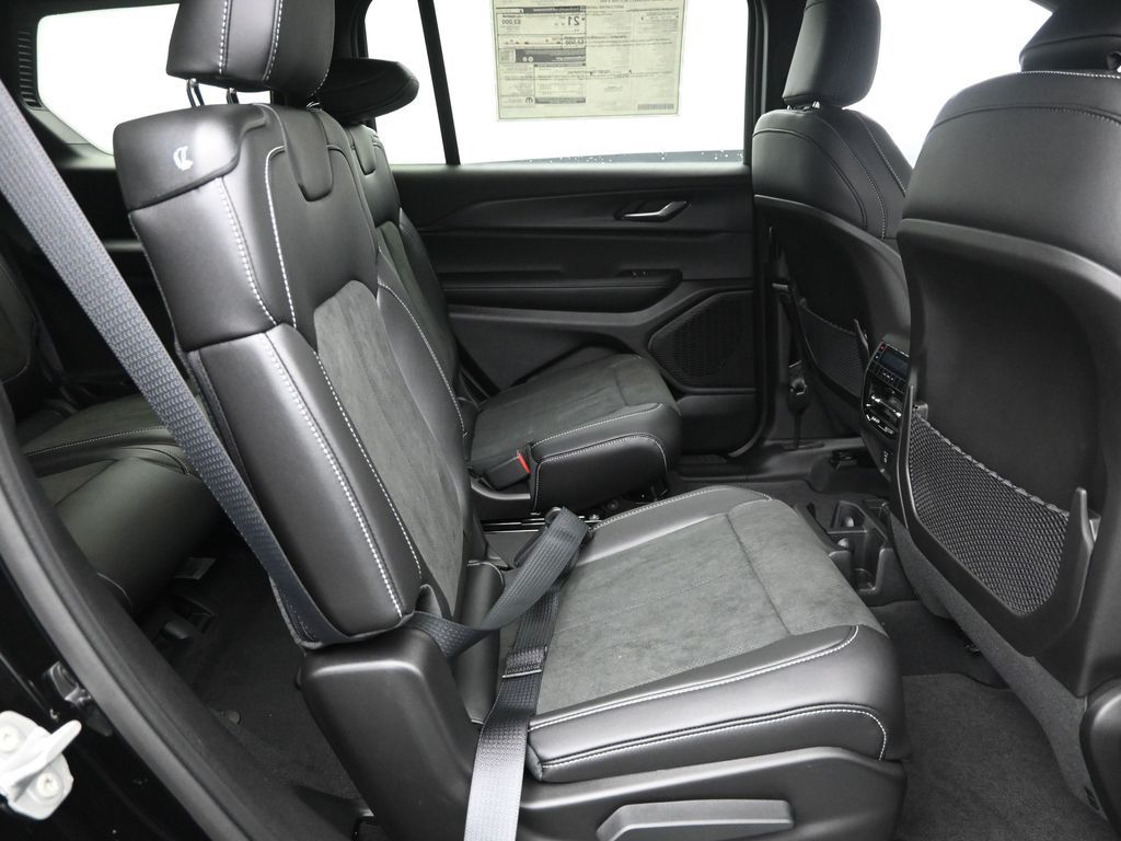 2025 Jeep Grand Cherokee Altitude X photo 6