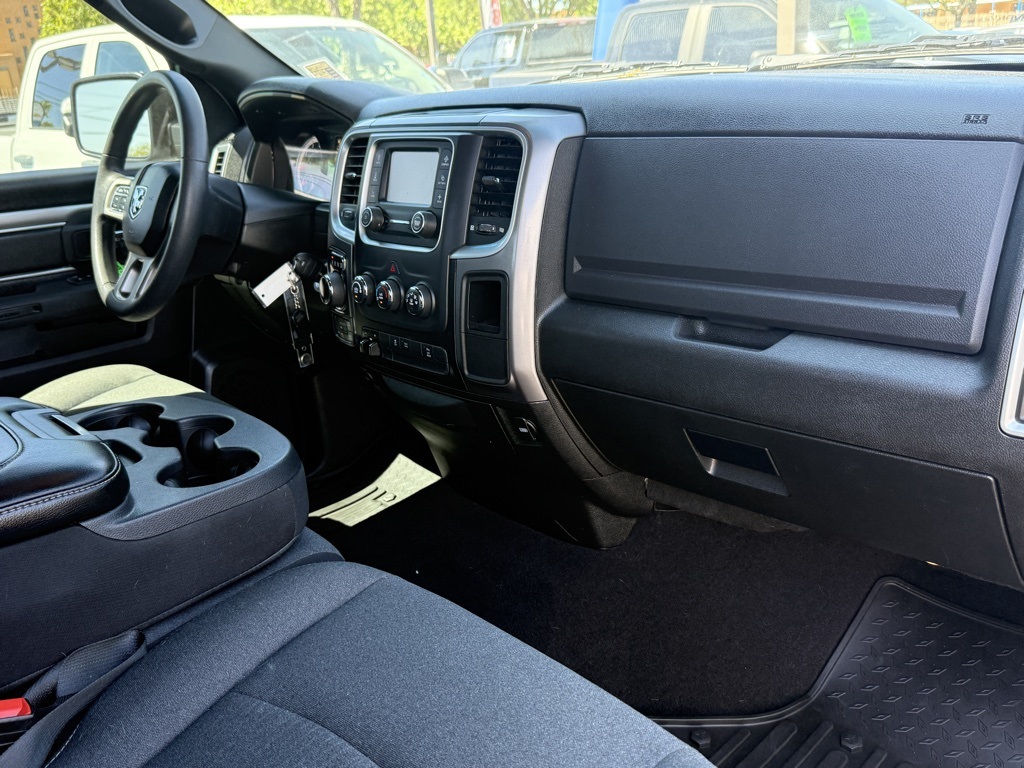 2022 Ram 1500 Classic Warlock photo 25