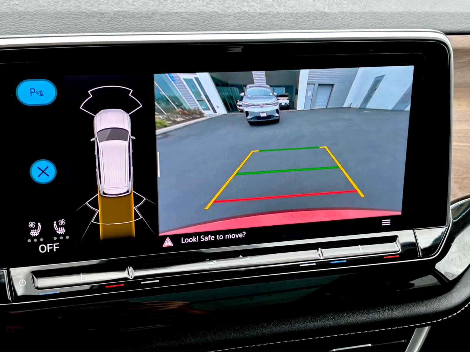 2025 Volkswagen Atlas SE Technology photo 14