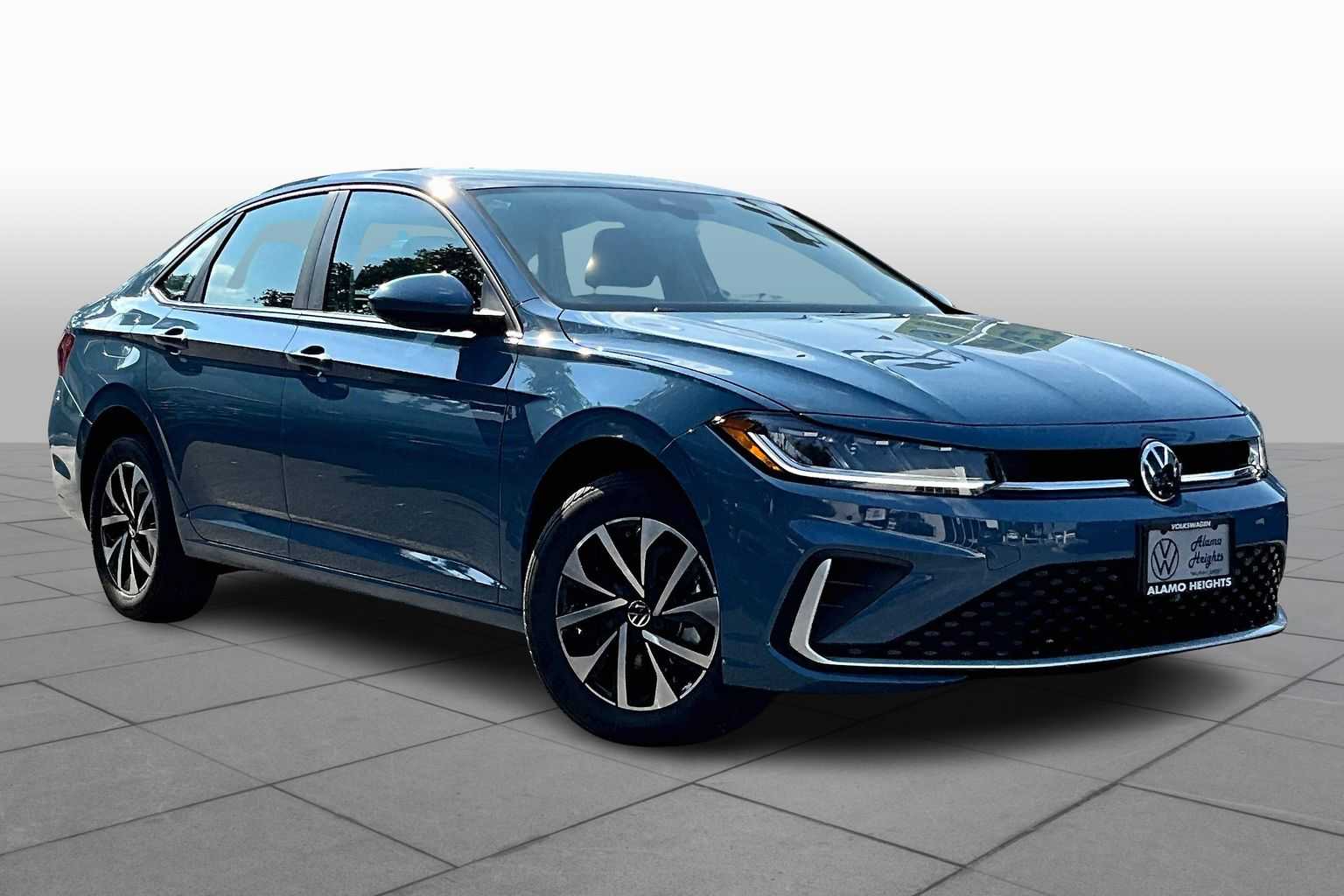 2025 Volkswagen Jetta 1.5T S photo 2