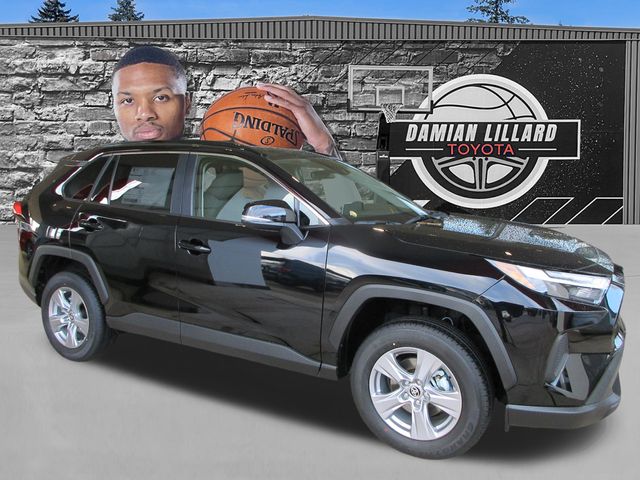 2025 Toyota RAV4 XLE's photo