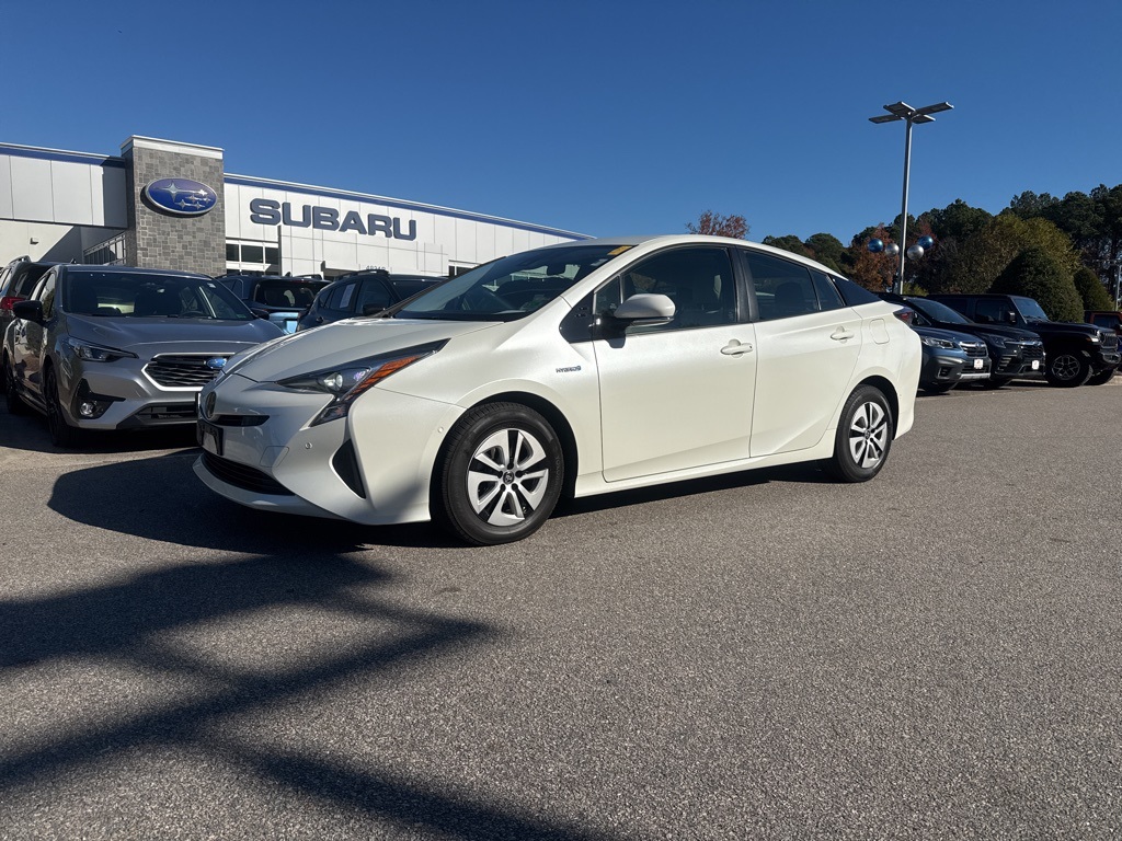 2018 Toyota Prius Four photo 2