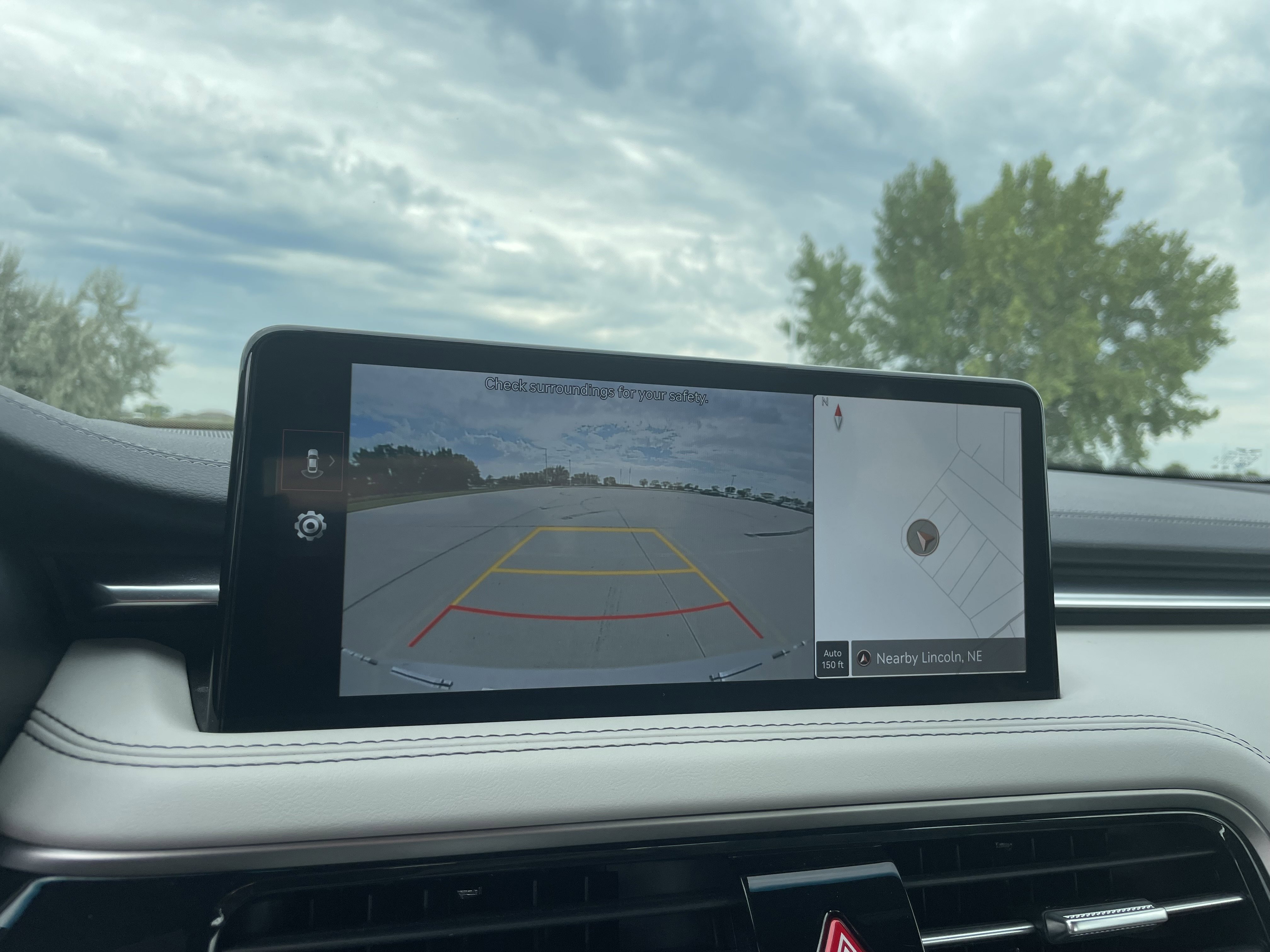 2025 Genesis G70 2.5T photo 2