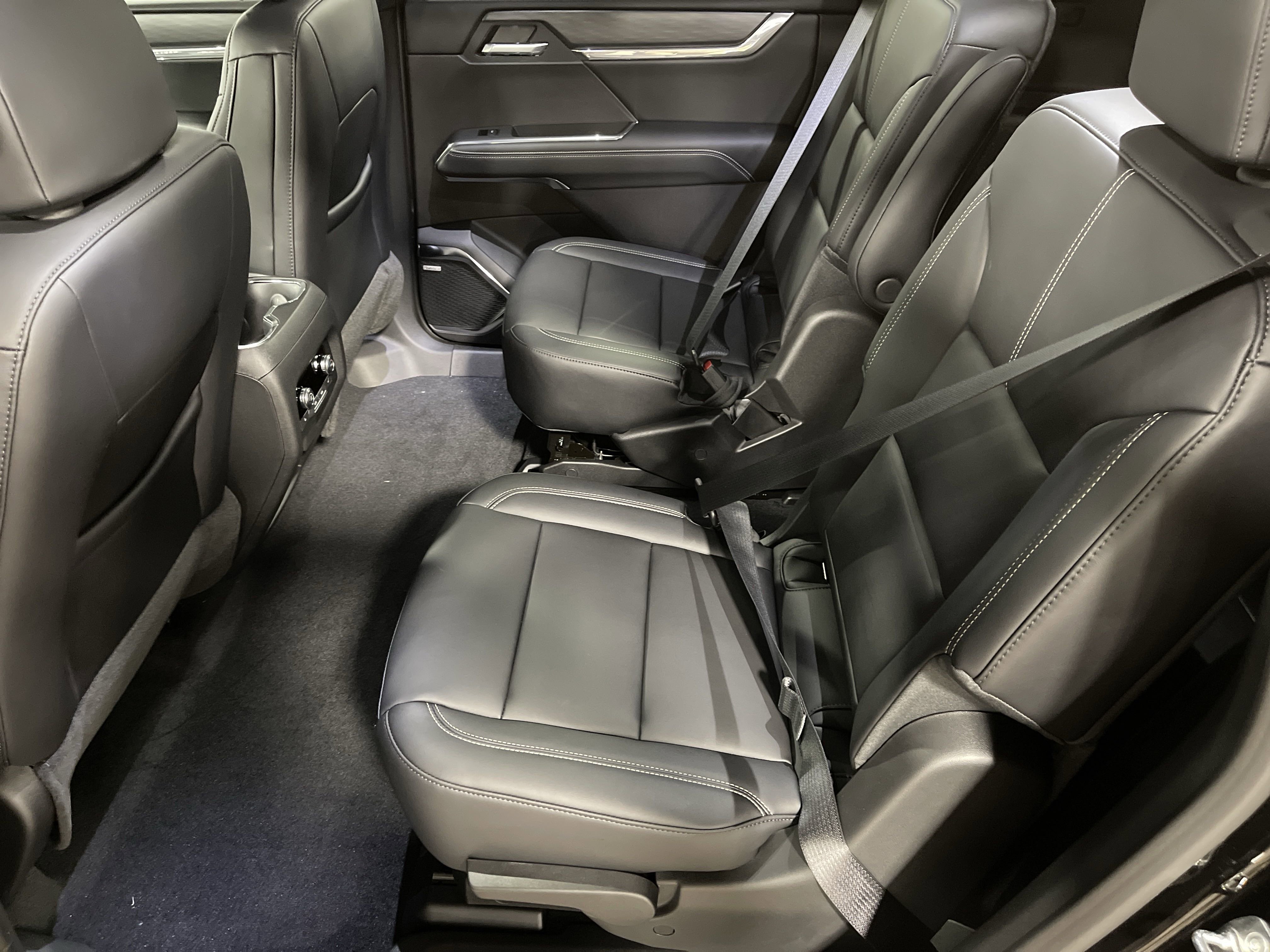 2026 Gmc Acadia Elevation photo 2