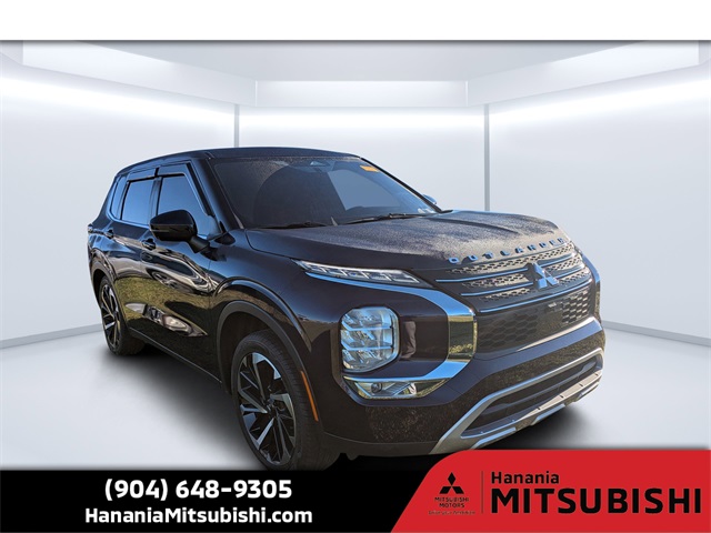 2024 Mitsubishi Outlander SE's photo