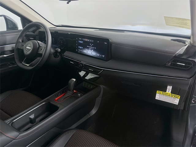 2025 Nissan Kicks SR photo 27