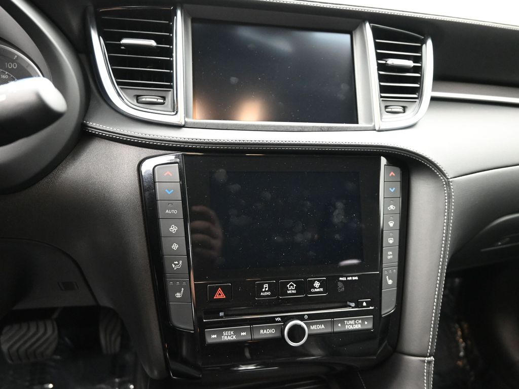 2022 Infiniti QX50 Luxe photo 17