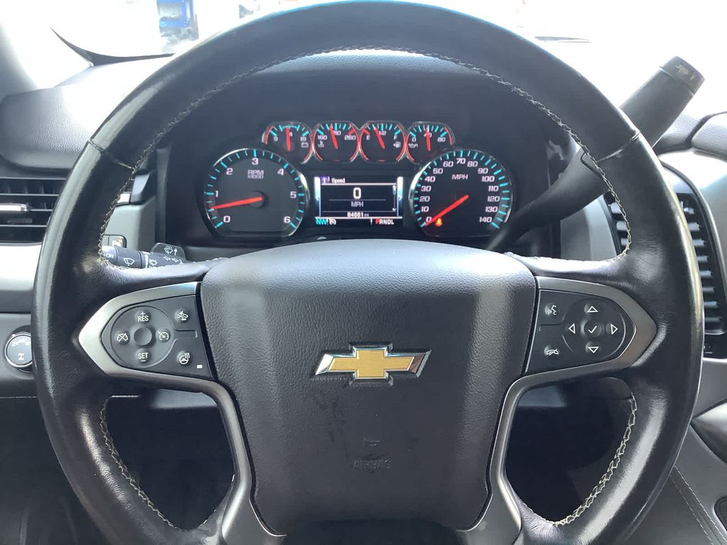 2019 Chevrolet Suburban LT photo 15
