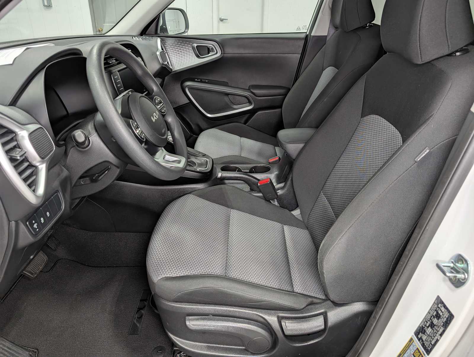 2023 Kia Soul LX photo 4