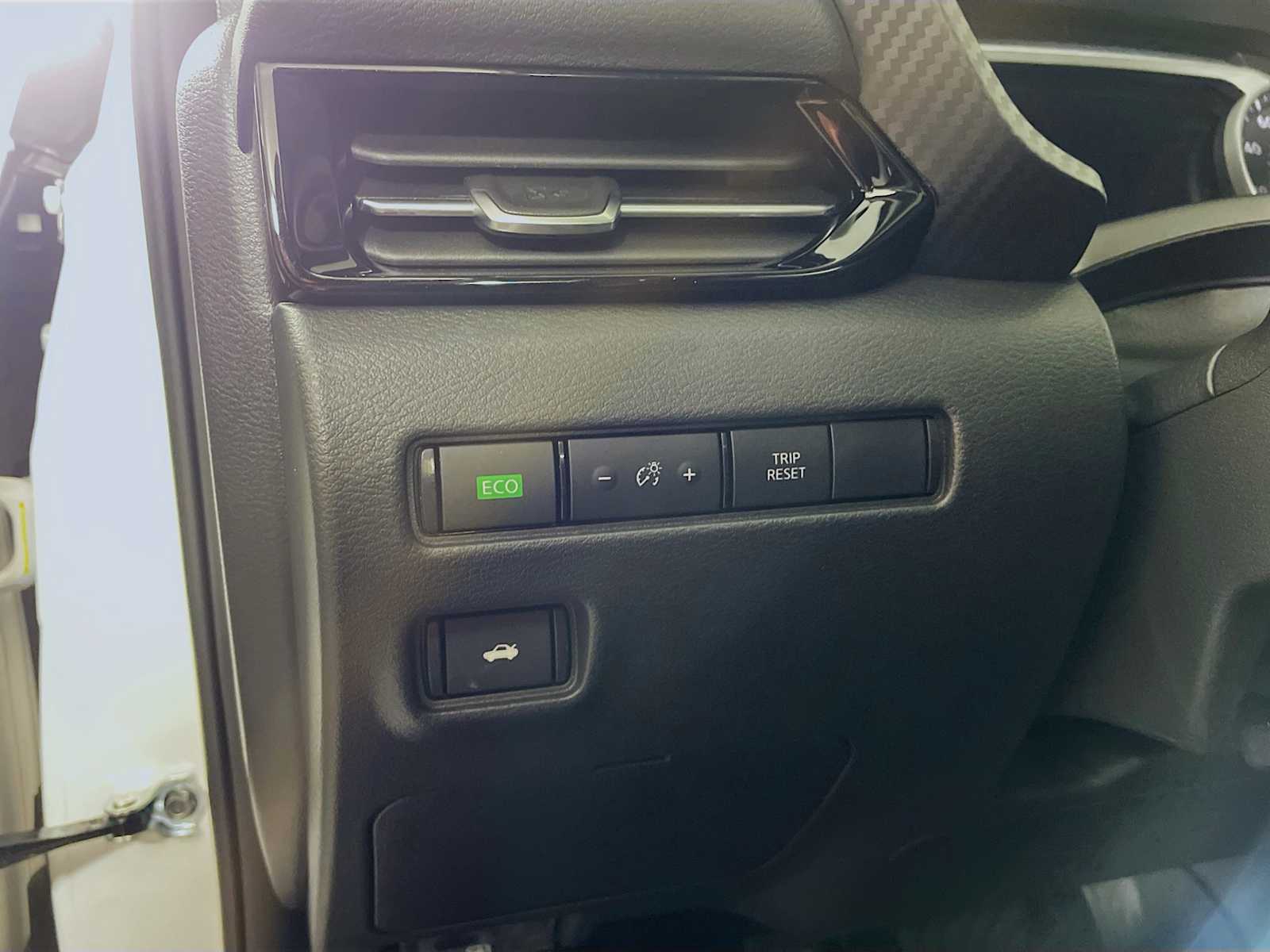 2024 Nissan Sentra SR photo 8