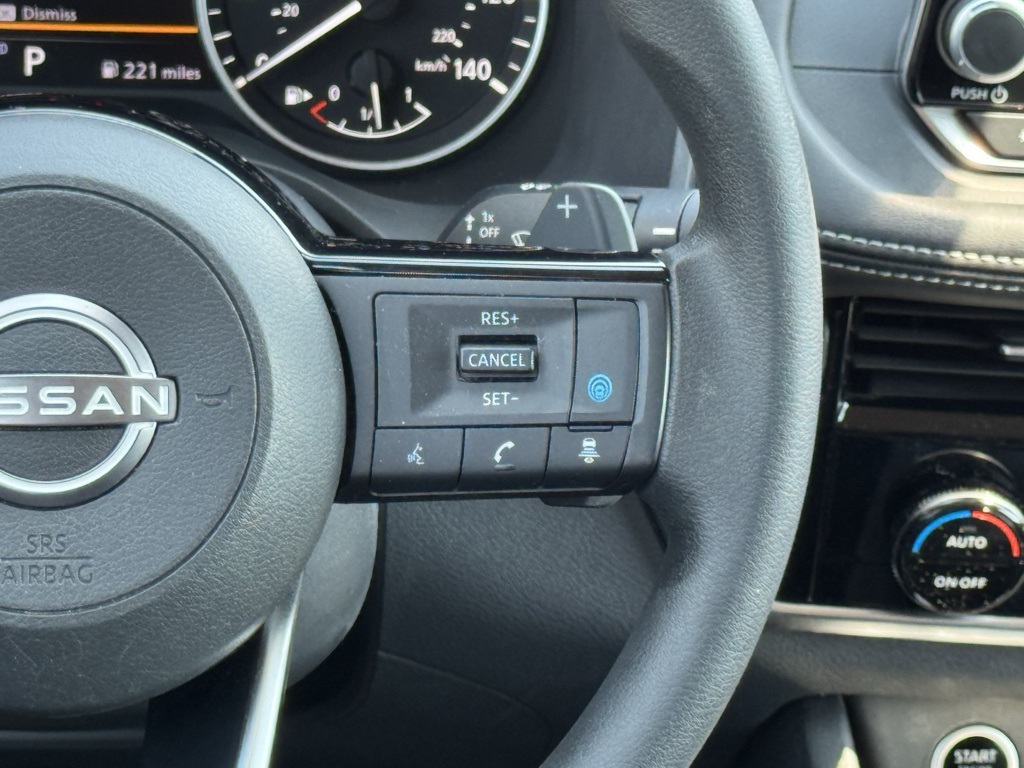 2022 Nissan Rogue SV photo 18