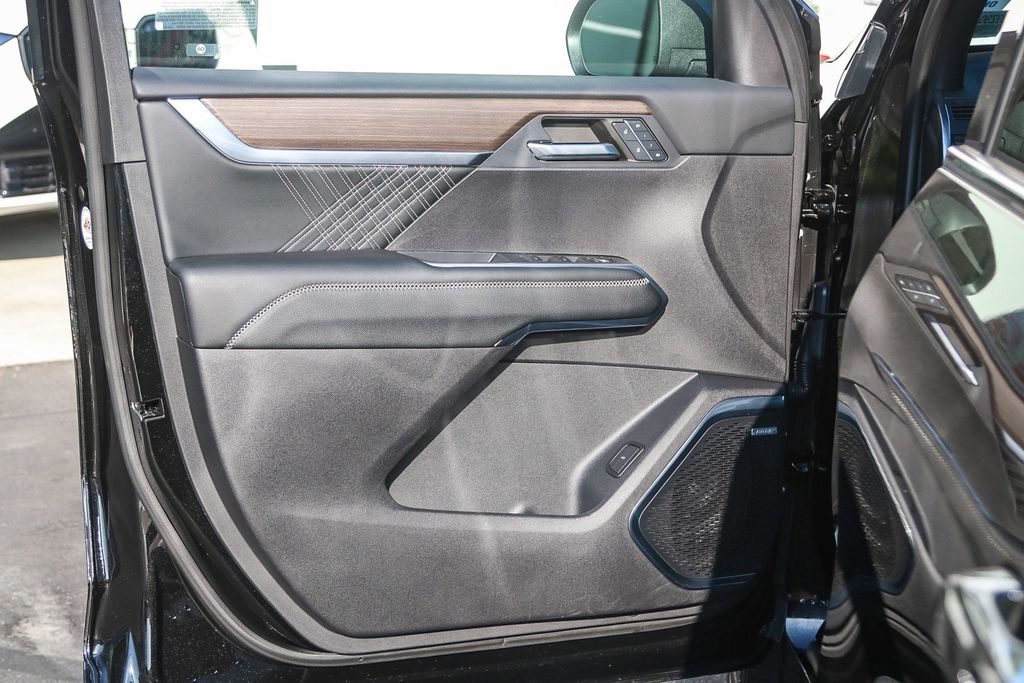 2024 Gmc Acadia Denali photo 18