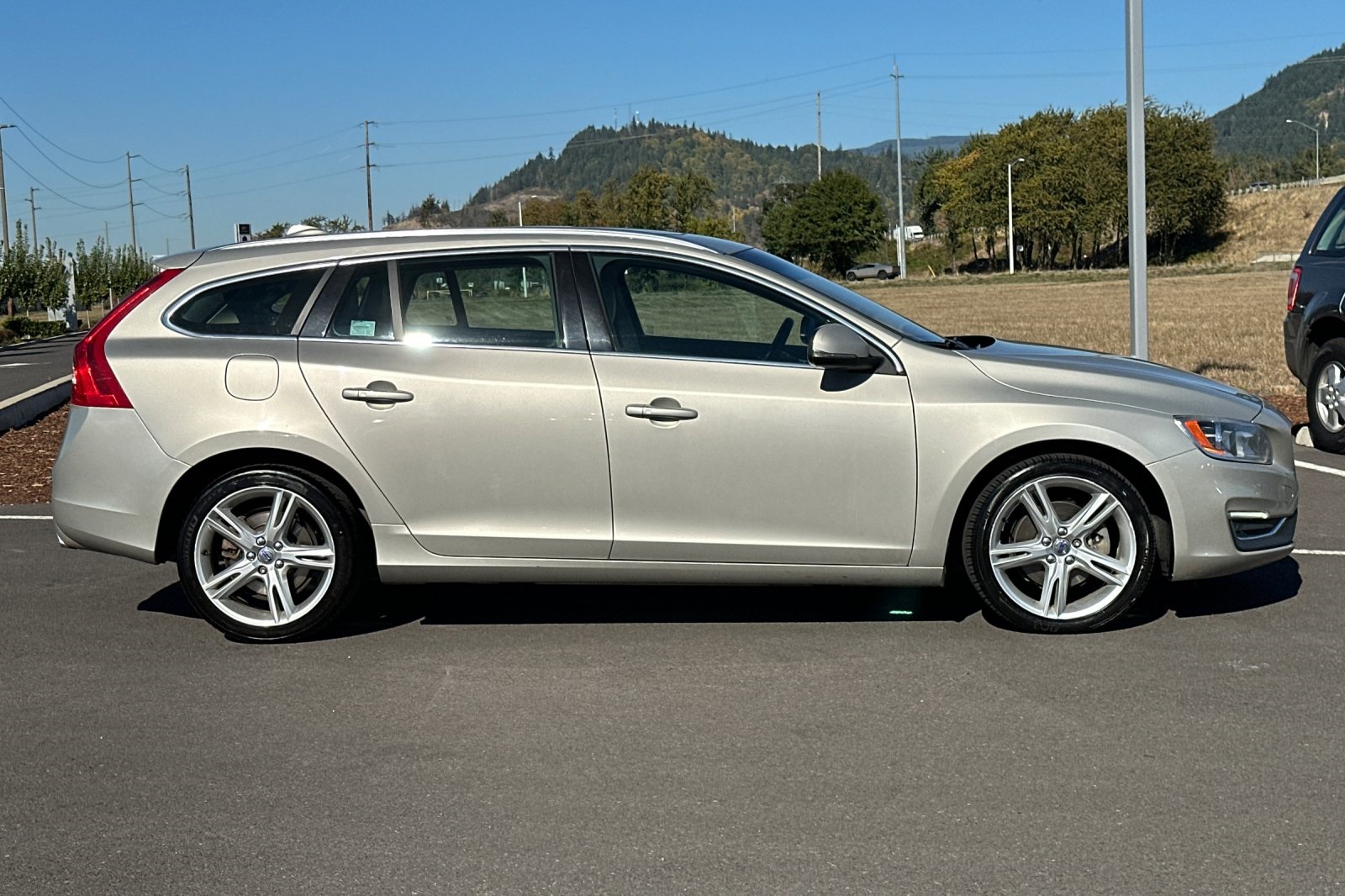 2017 Volvo V60 T5 Premier photo 2