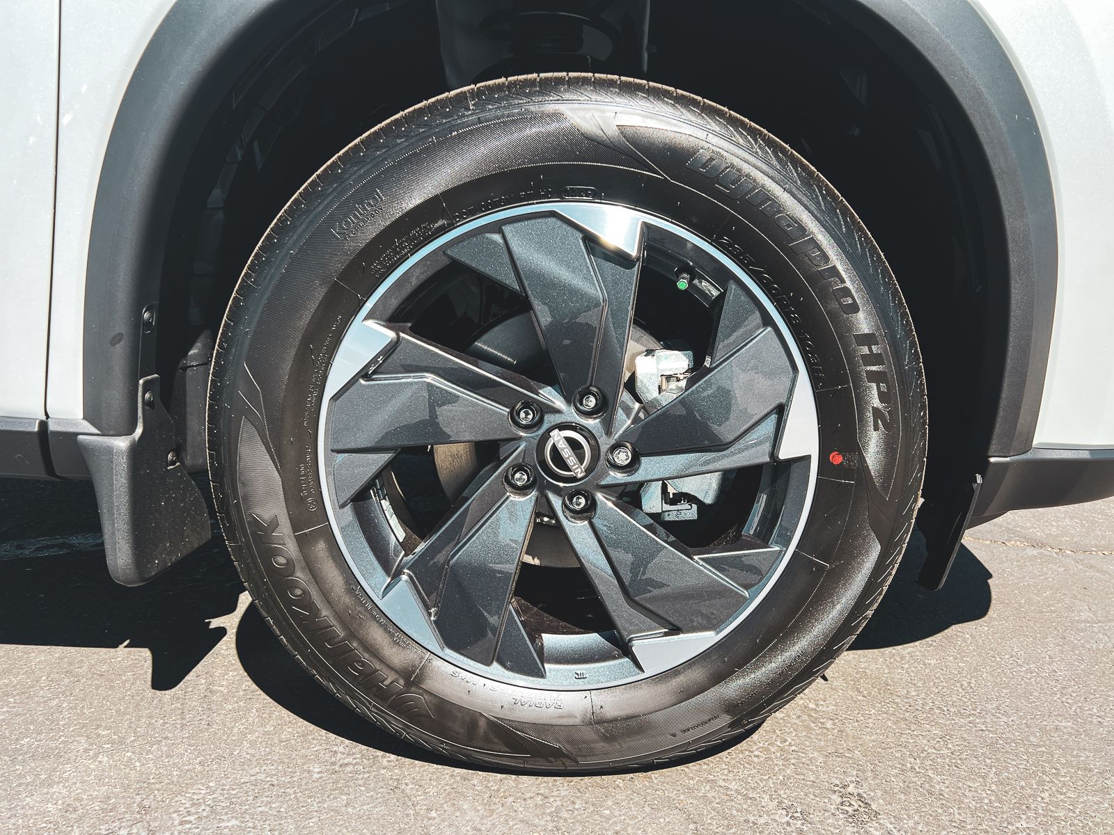 2026 Nissan Rogue SV photo 3