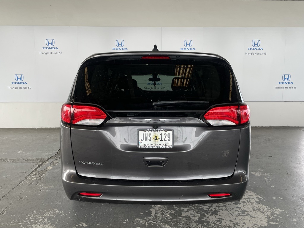 2022 Chrysler Voyager LX photo 4