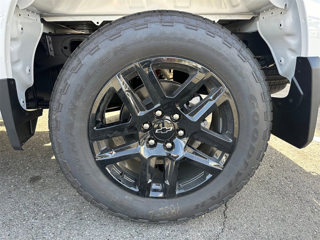 2025 Chevrolet Silverado 1500 Custom photo 10