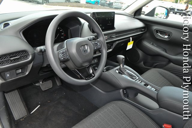 2026 Honda HR-V LX photo 7