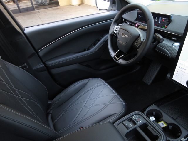2025 Ford Mustang Mach-E Select photo 19
