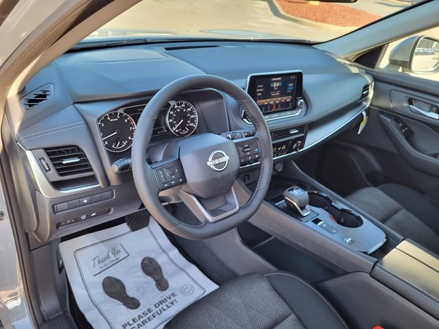 2026 Nissan Rogue SV photo 10