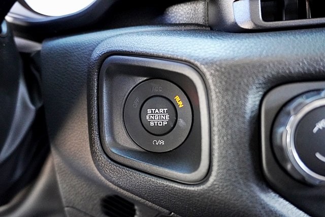 New 2025 Hydro Blue Pearl-Coat Exterior Paint Jeep Sport S image 37