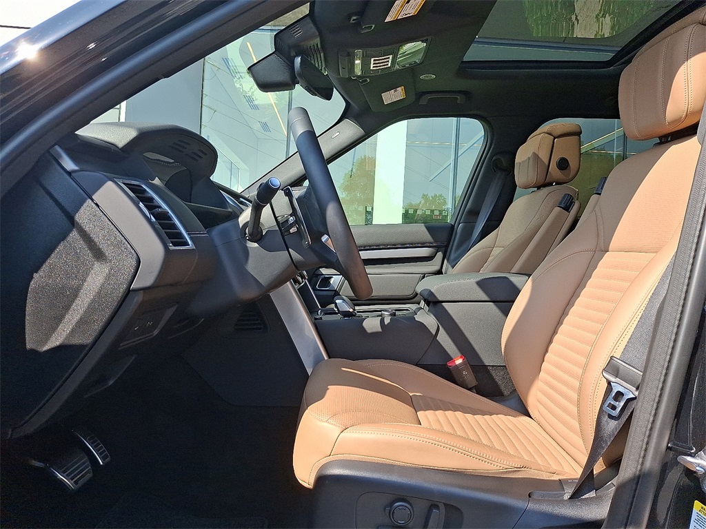 2025 Land Rover Discovery SE photo 13
