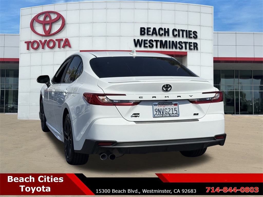 2025 Toyota Camry SE photo 7