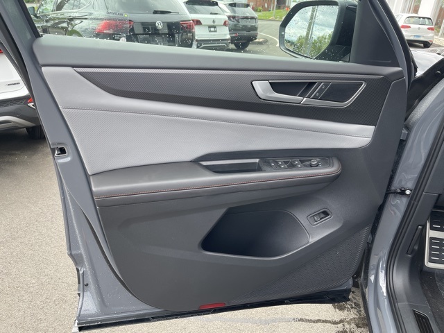 2025 Volkswagen Atlas SE Technology Peak Edition photo 12
