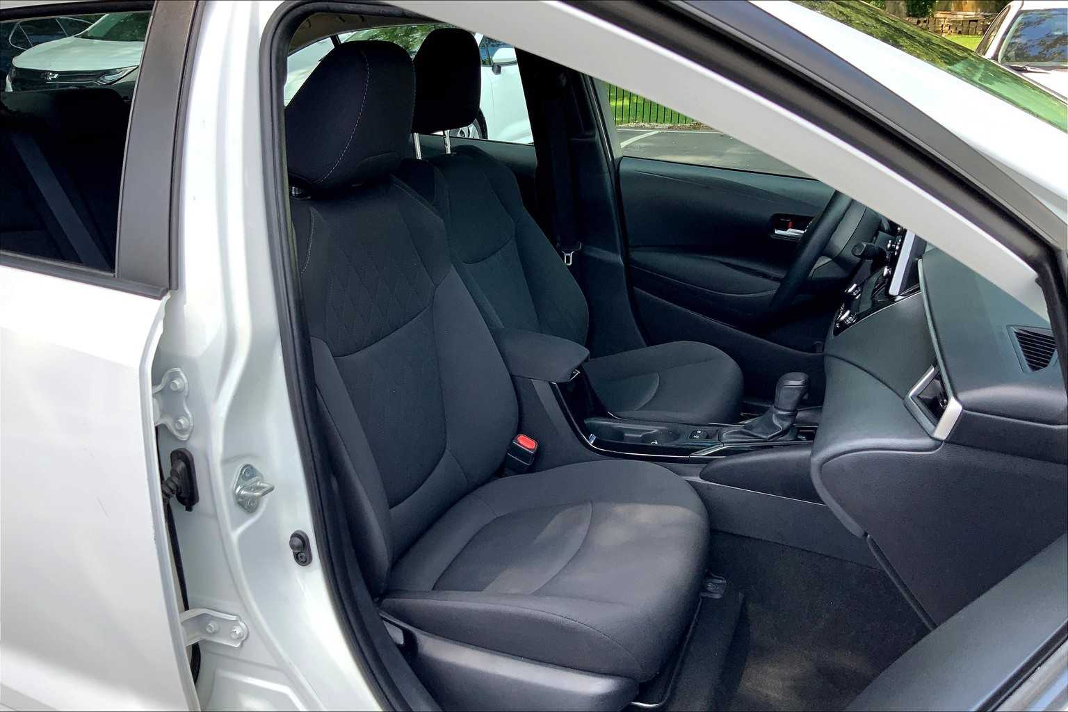 2021 Toyota Corolla LE photo 8
