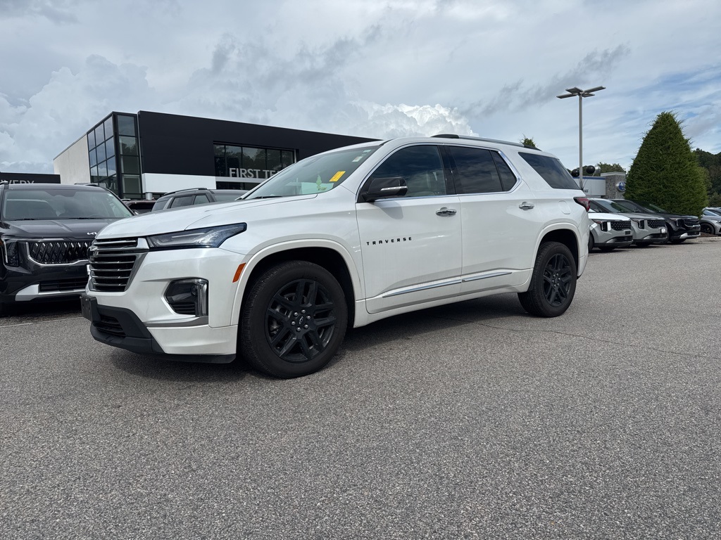 2023 Chevrolet Traverse Premier photo 2
