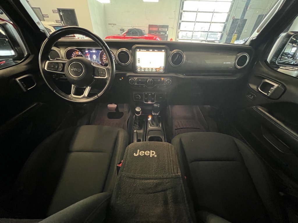 2018 Jeep Wrangler Unlimited Sahara photo 16