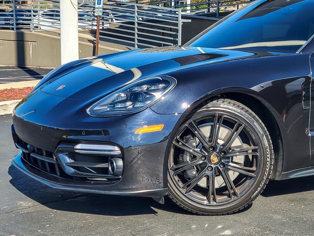 2022 Porsche Panamera GTS photo 2