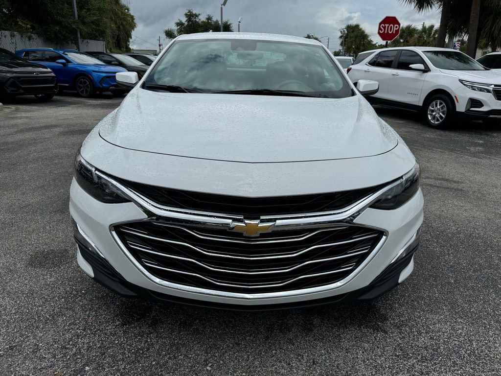 2025 Chevrolet Malibu LS photo 2