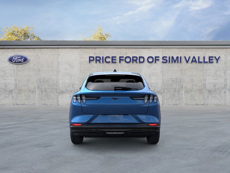 2025 Ford Mustang Mach-E Premium photo 4