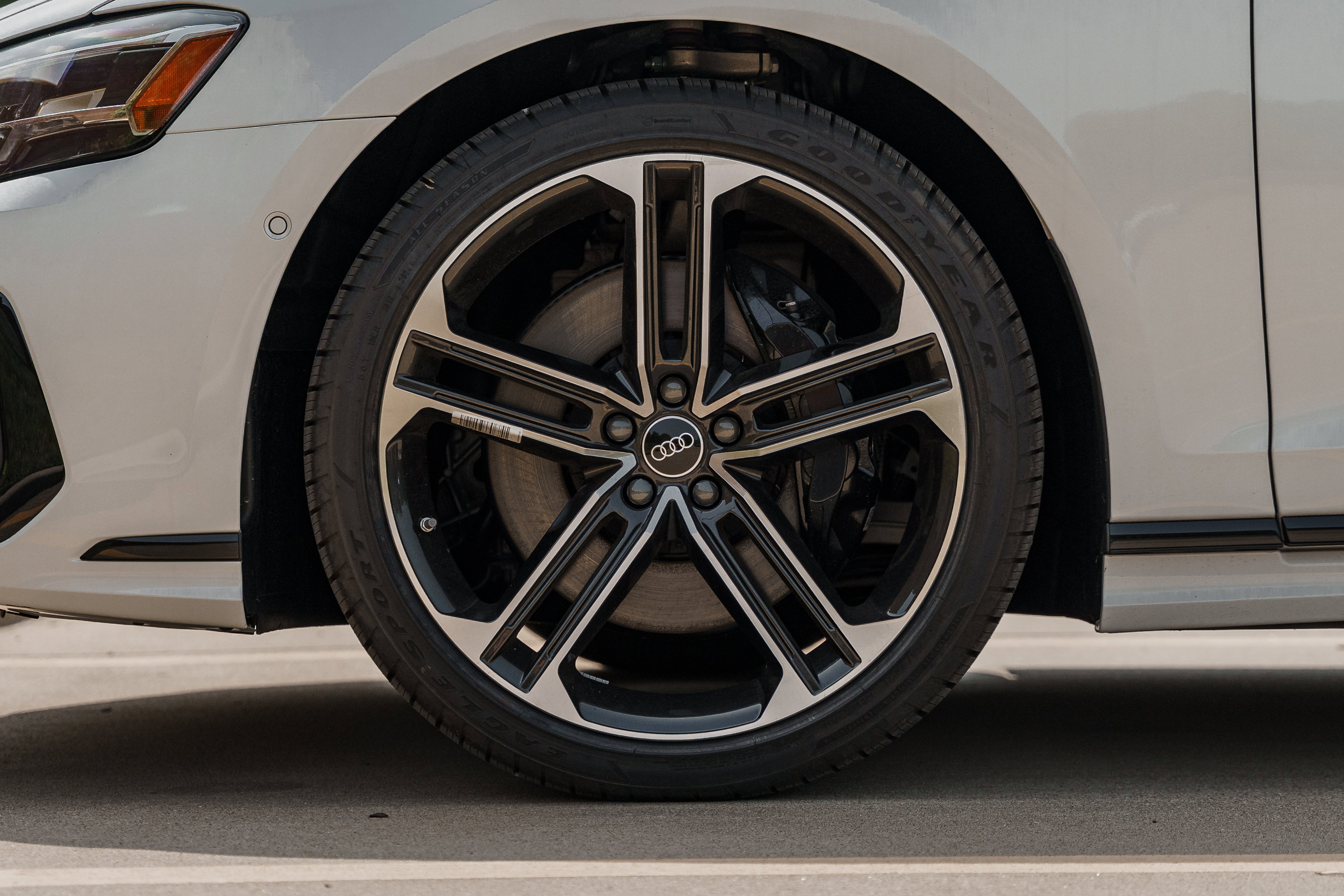 2025 Audi A8 L Quattro photo 25