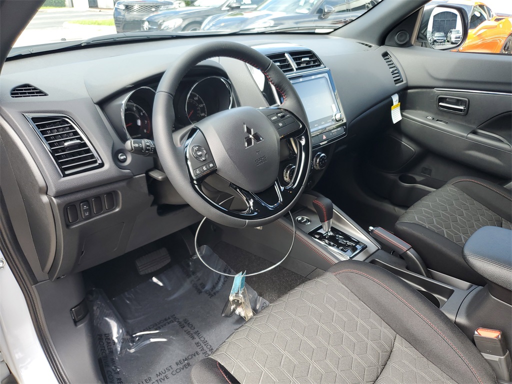 2025 Mitsubishi Outlander Sport ES SE LE photo 20