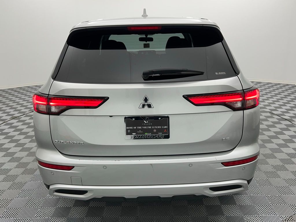 2024 Mitsubishi Outlander SE S-AWC photo 6