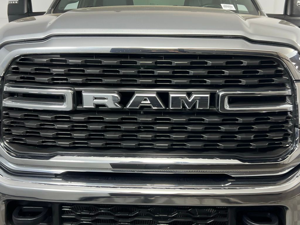 2024 Ram 2500 Big Horn photo 6