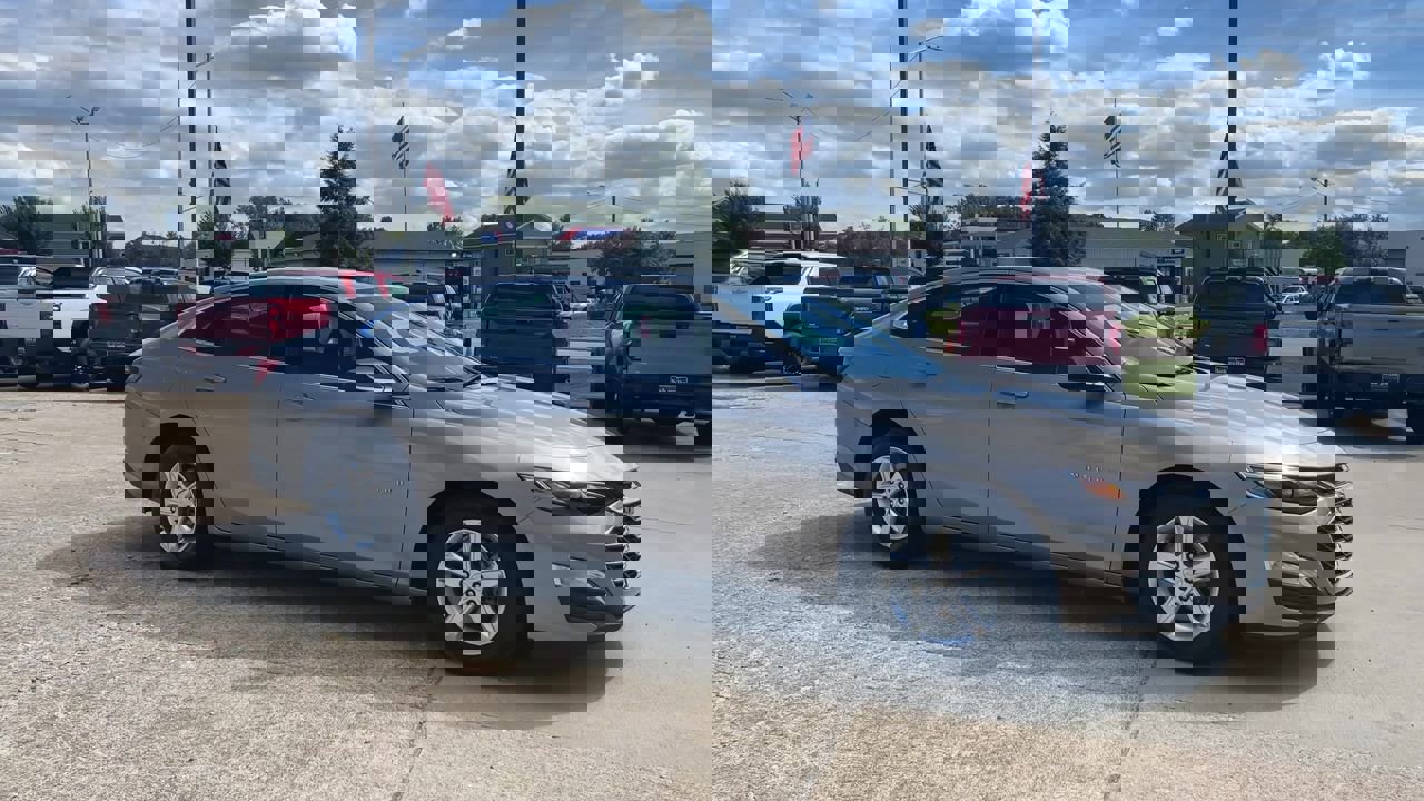 1G1ZB5ST6NF210640