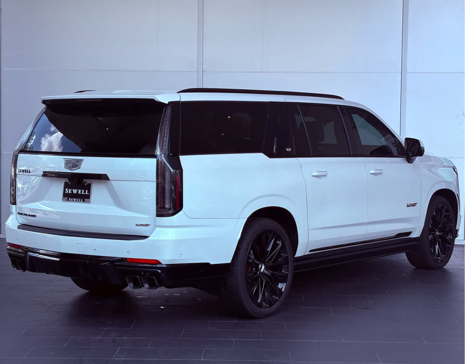 2025 Cadillac Escalade ESV V-Series photo 4
