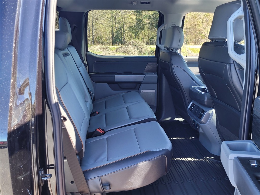 2025 Ford F-150 Lariat photo 13